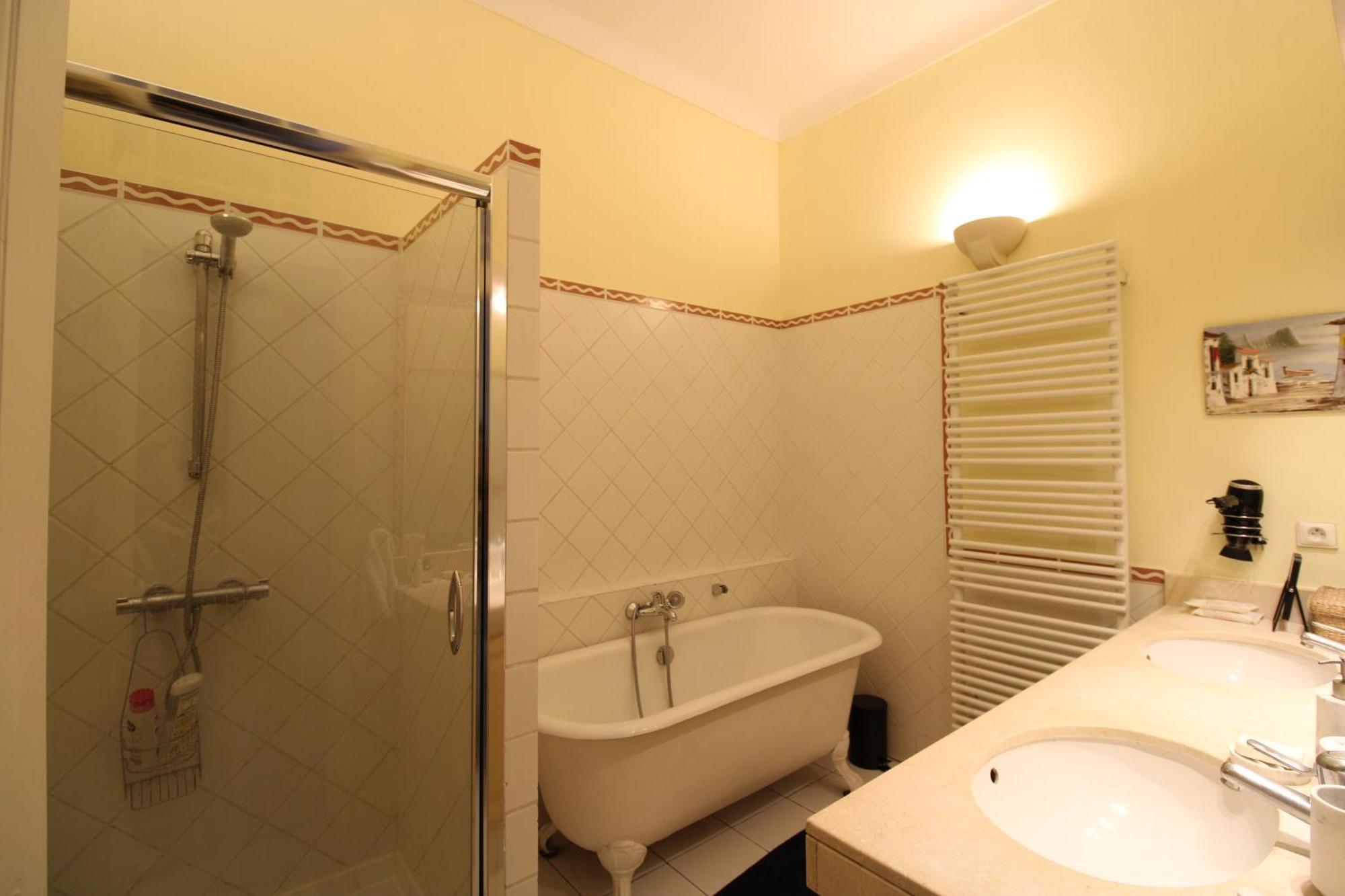 Villa Cottage Reine, Rc Jardin Канны Экстерьер фото